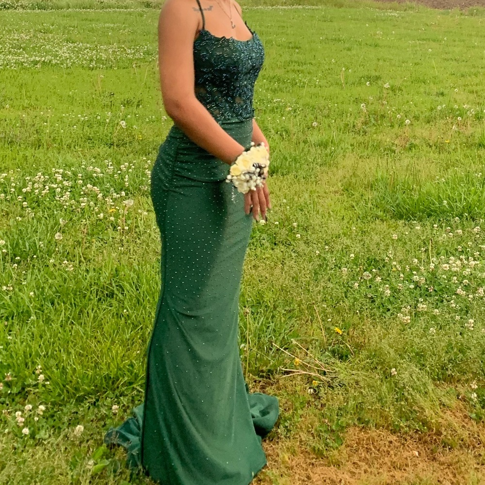 Green Prom Dress (4’8)